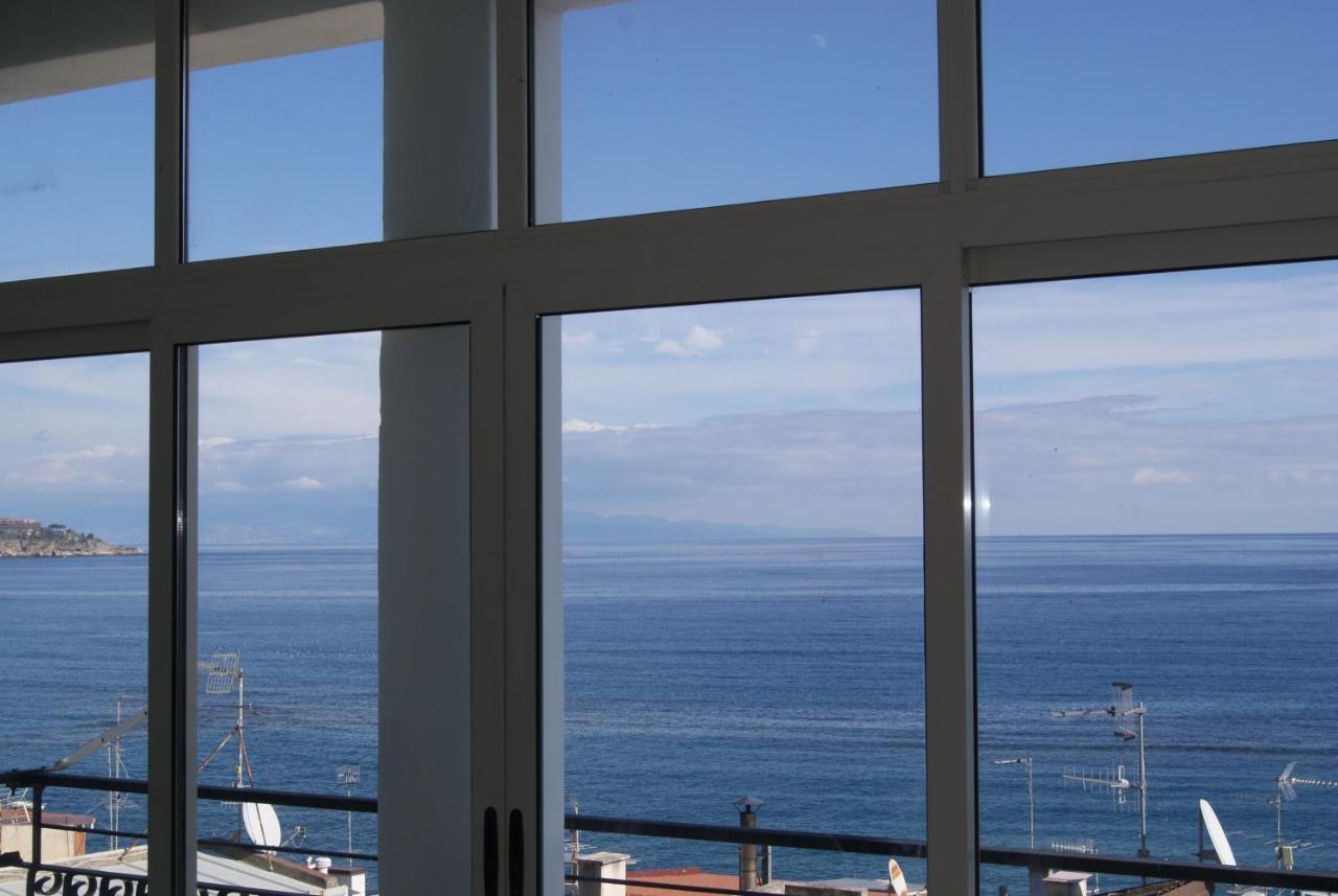Donna Sicilia Hotel Giardini Naxos Exterior photo